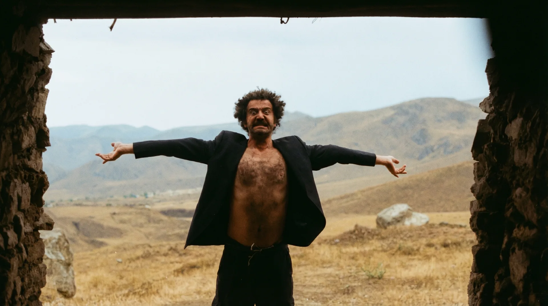 LIVING TWICE, DYING THRICE /VIVRE DEUX FOIS, MOURIR TROIS FOIS Karim Lakzadeh